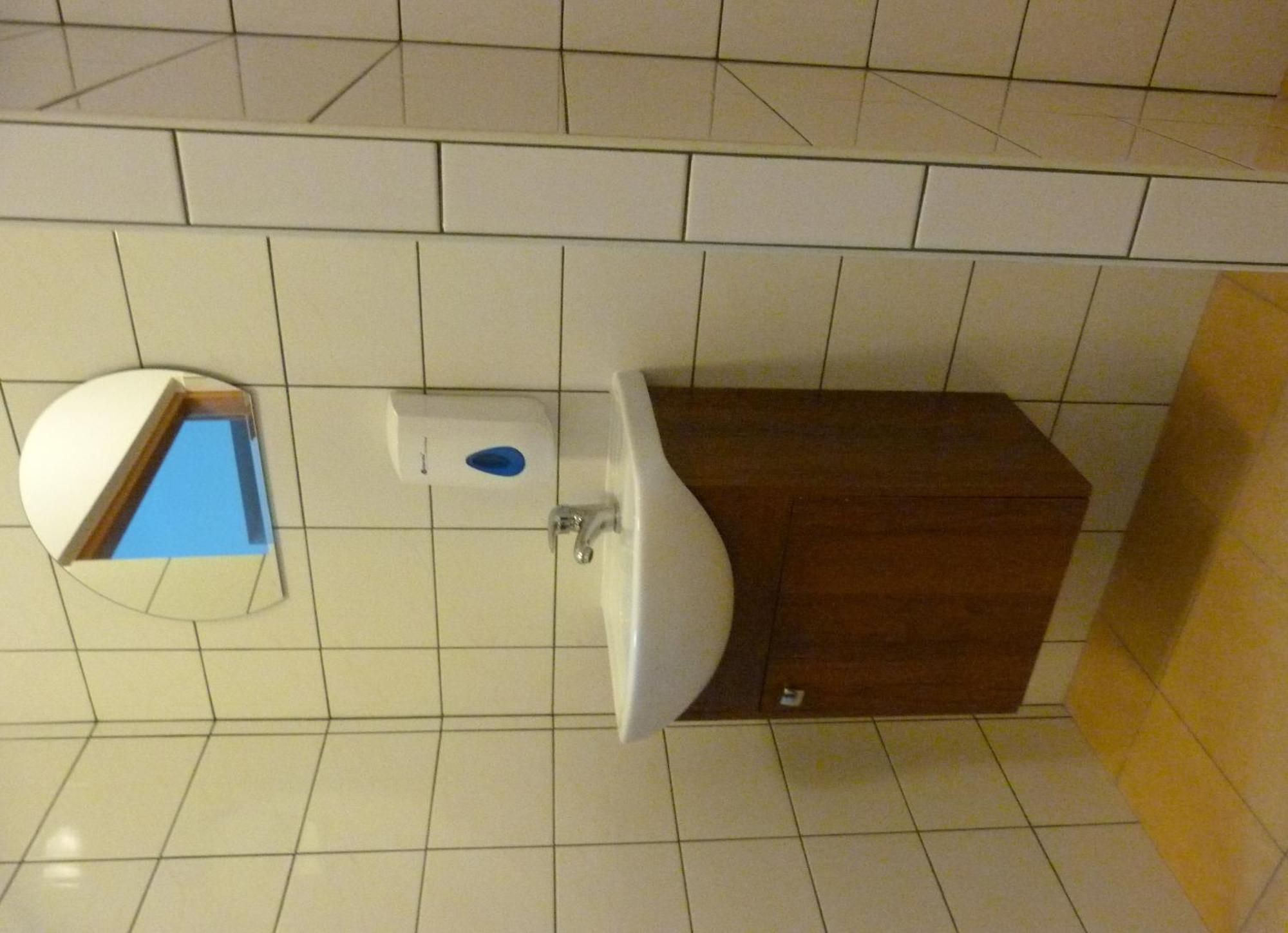 Jasna Hostelik Self Check-In Варшава Екстер'єр фото
